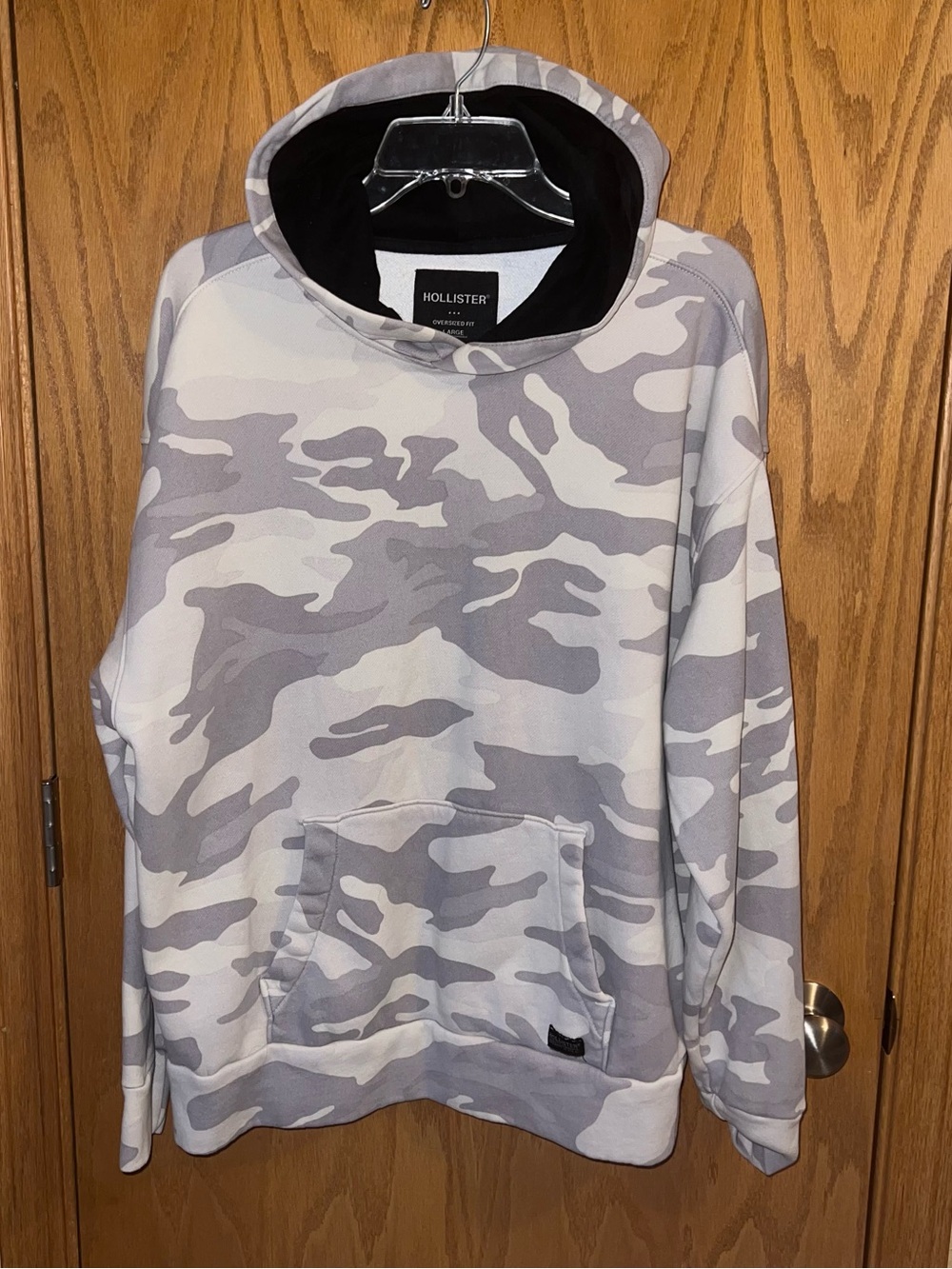 Hollister Men's White & Light Gray Camo Pullover Hoodie oversized fit